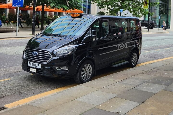 Private Round-Trip Transfer from Manchester Airport to Liverpool City - Photo 1 of 13